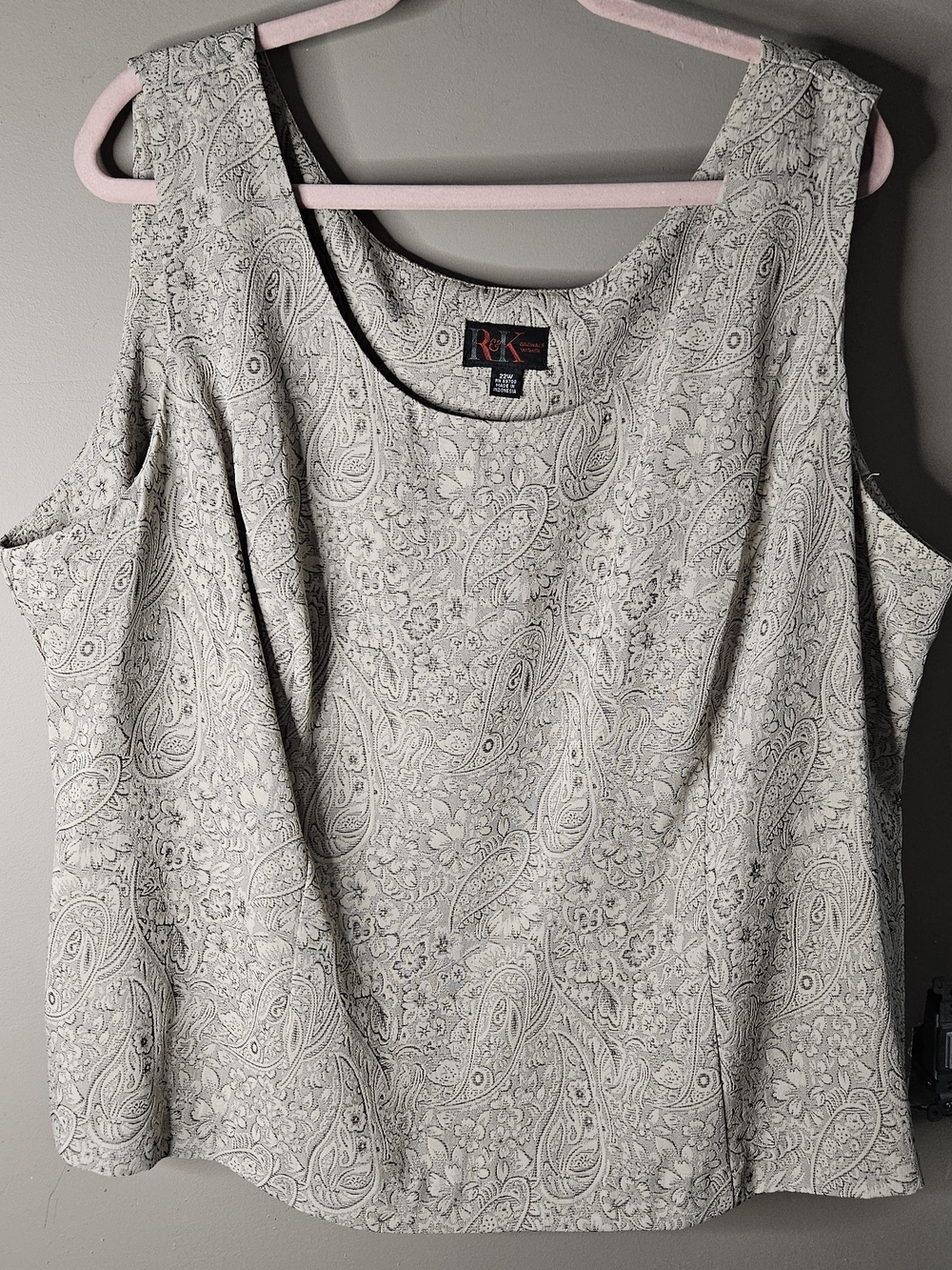 R&K Cream Paisley Scoop Neck Tank